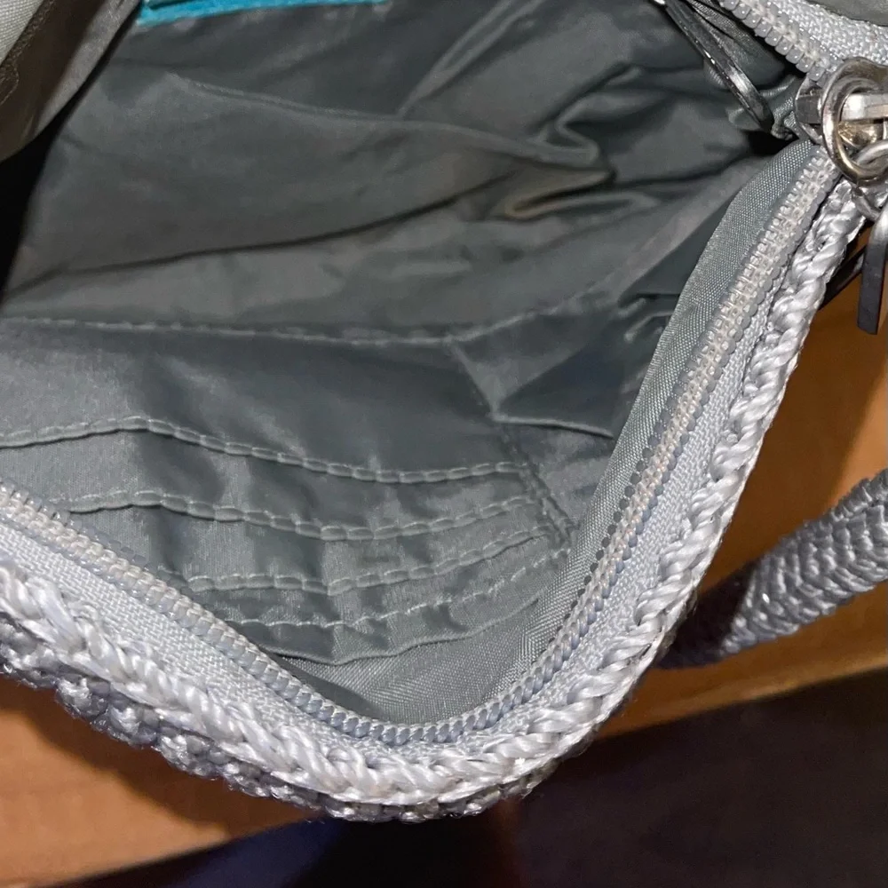 The Sak Crochet Knit Shoulder Bag Purse Gray Zip Hand Made Boho Y2K‎